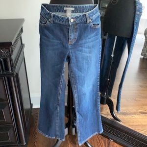 Blue Jean with embroidery pockets.